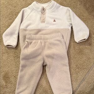 GAP Baby Fleece Outfit in Cream and Tan
